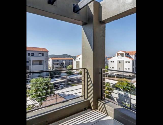 1 BEDROOM APARTMENT FOR SALE IN FOURWAYS